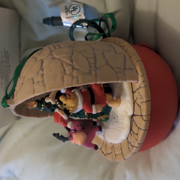 Flintstones Hallmark Light, Motion, and Sound ornament 1995 - Picture 3 of 6